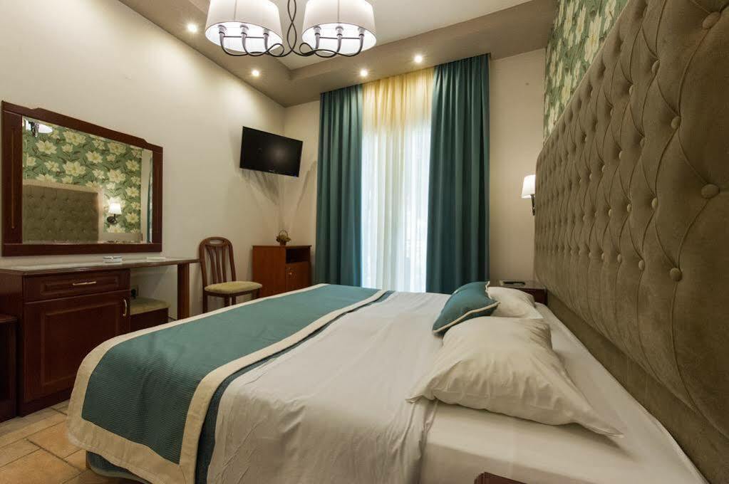 Olympic Hotel Parga Bagian luar foto